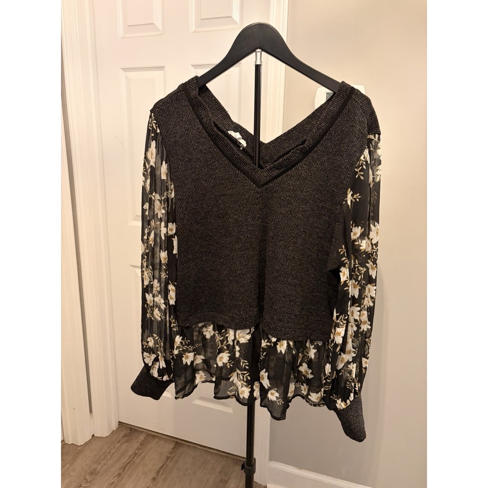 Maurices Floral Mixed Media Knit Top Charcoal Grey V-Neck XL Sheer Sleeve Fall